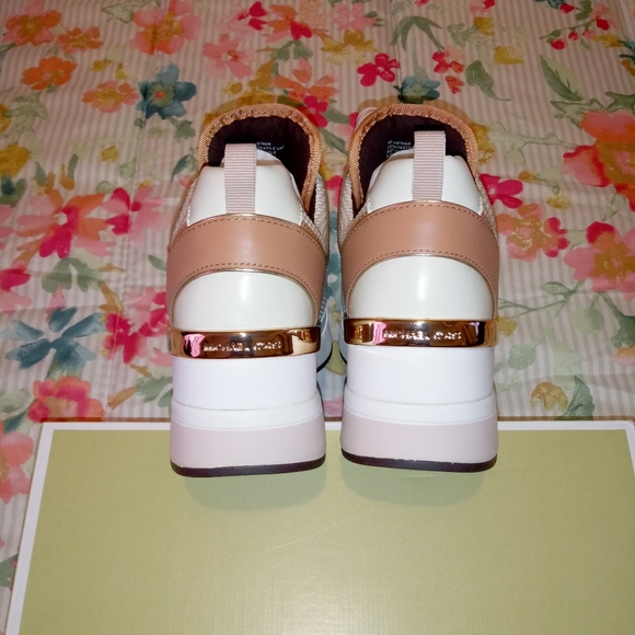 Michael Kors Georgie Trainer Sneakers - Picture 4 of 12